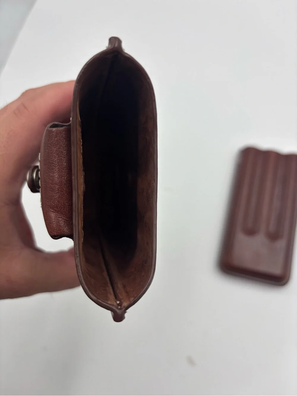 Cigar compact brown